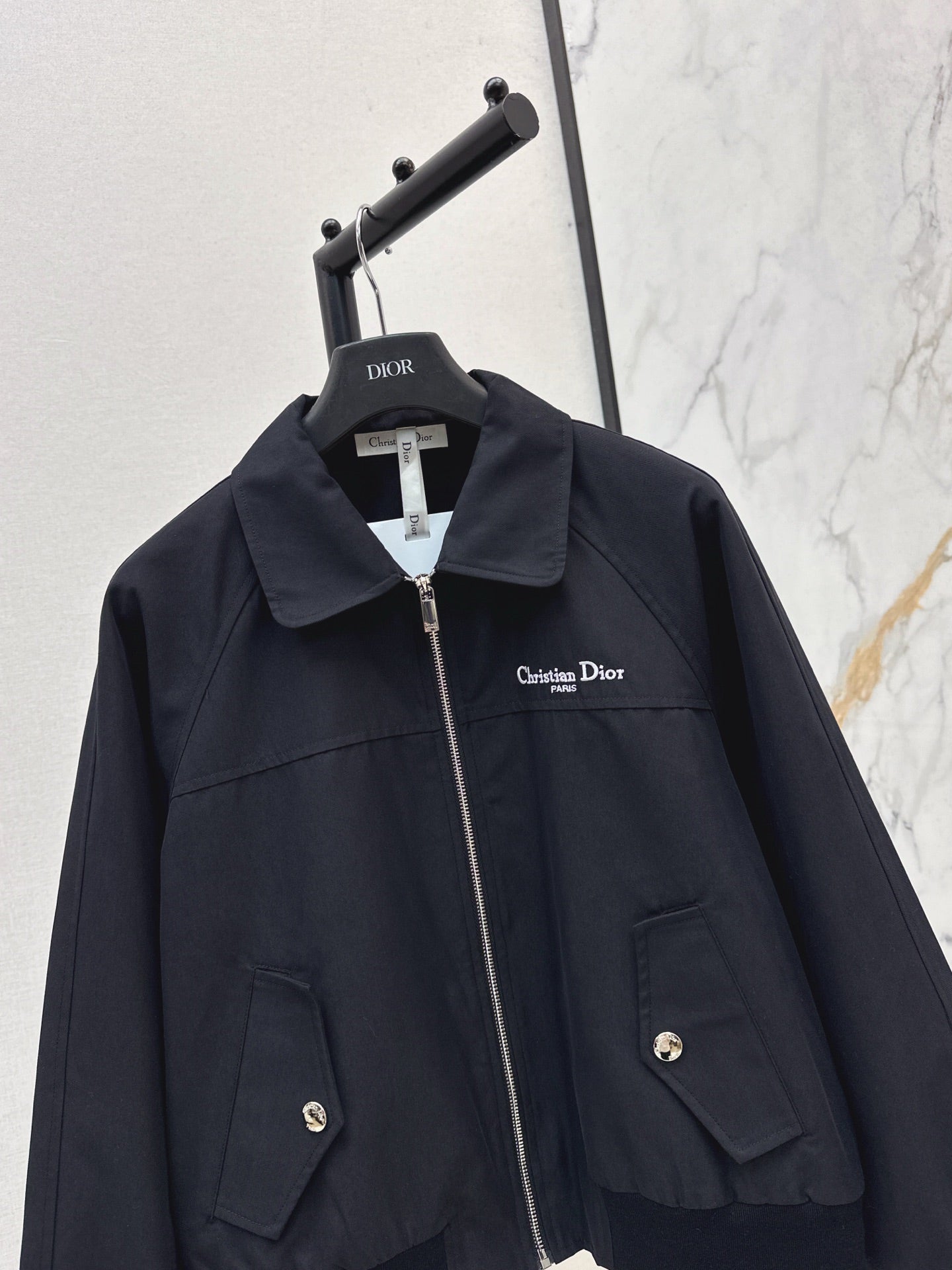 Di 25 Bee Embroidered Round Neck Coat