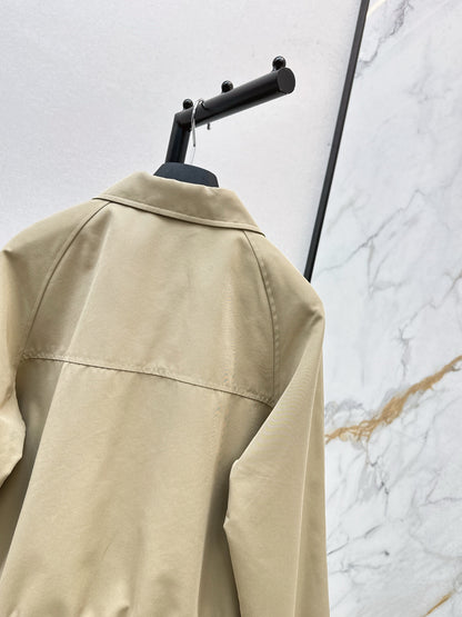 Di 25 Bee Embroidered Round Neck Coat