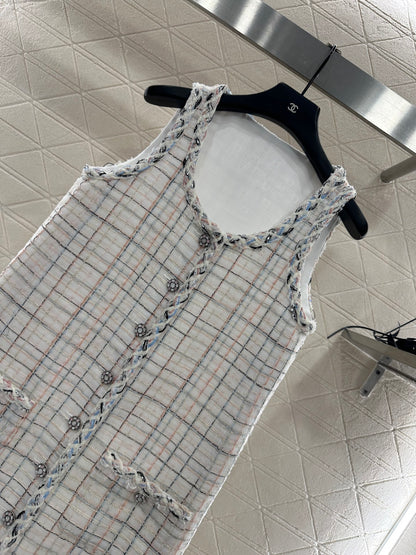 C 25 Woven wool vest dress