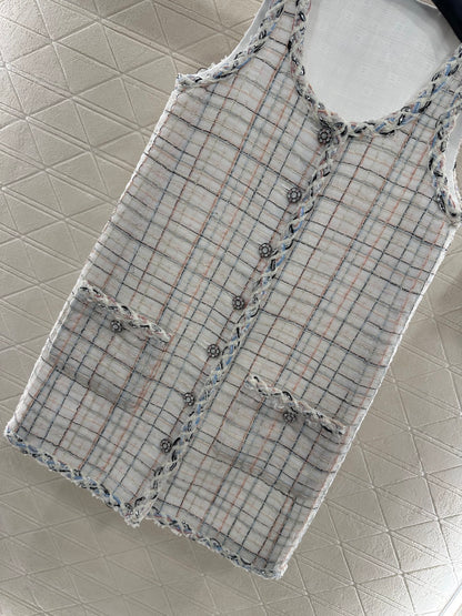 C 25 Woven wool vest dress