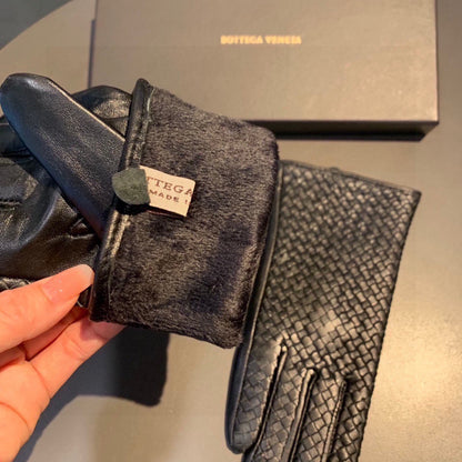 Bru 25 woven sheepskin gloves