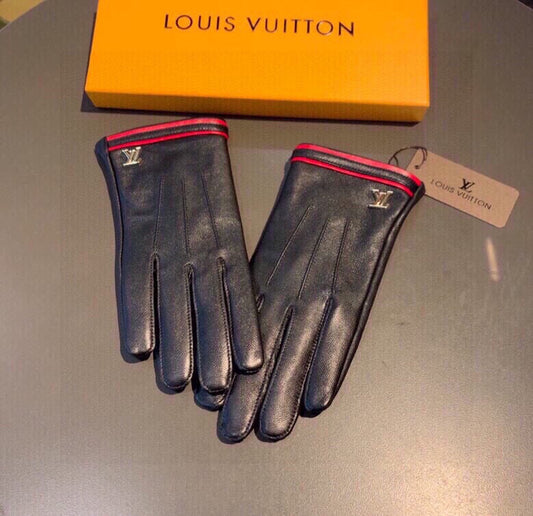 L 25  sheepskin gloves