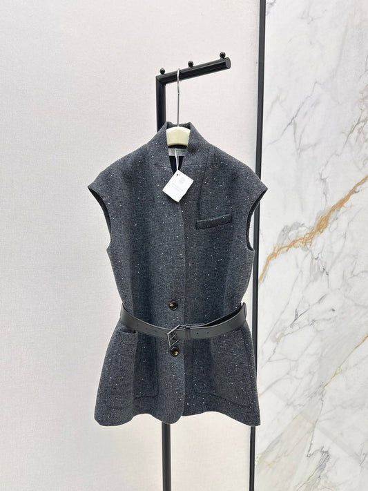 Bru 25 Belt-decorated vest