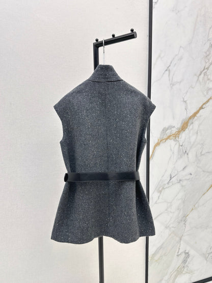Bru 25 Belt-decorated vest