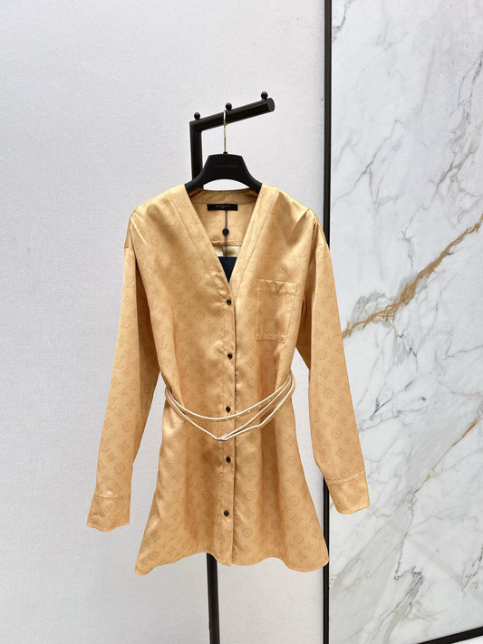 L 25 V-neck belted long-sleeved dress