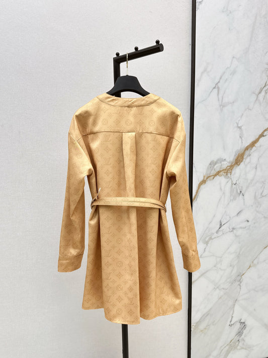 L 25 V-neck belted long-sleeved dress