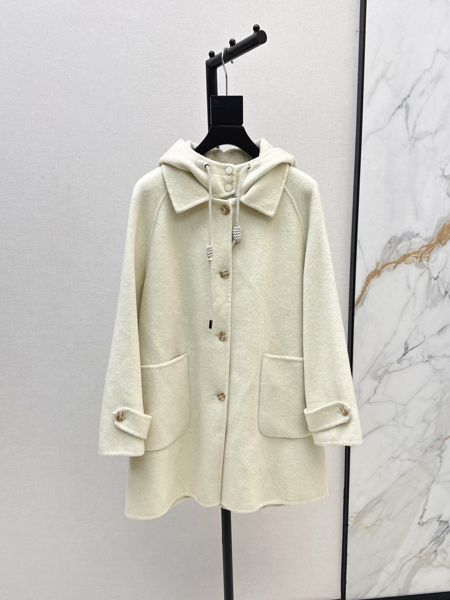 Lor 25 Hooded coat
