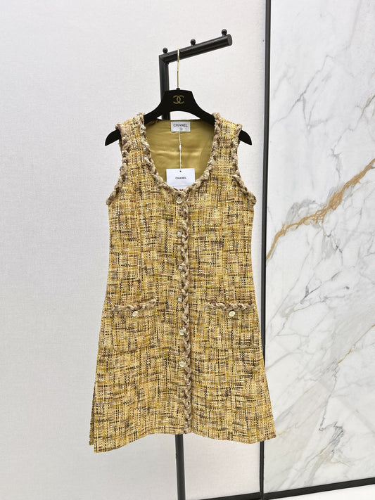 C 25 Woven sleeveless dress