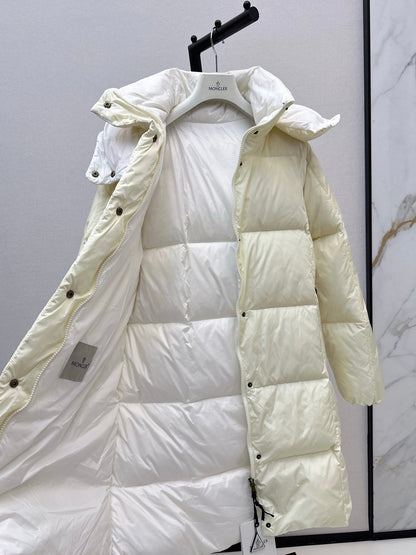 Mon 25 mid-length down jacket with hood and sleeve badge（BEIGI/BLACK）