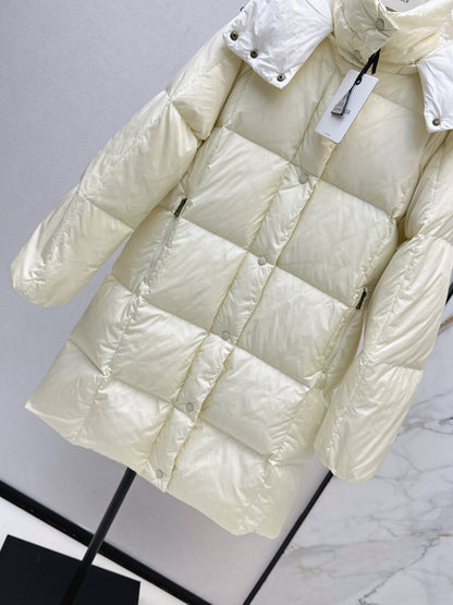 Mon 25 mid-length down jacket with hood and sleeve badge（BEIGI/BLACK）