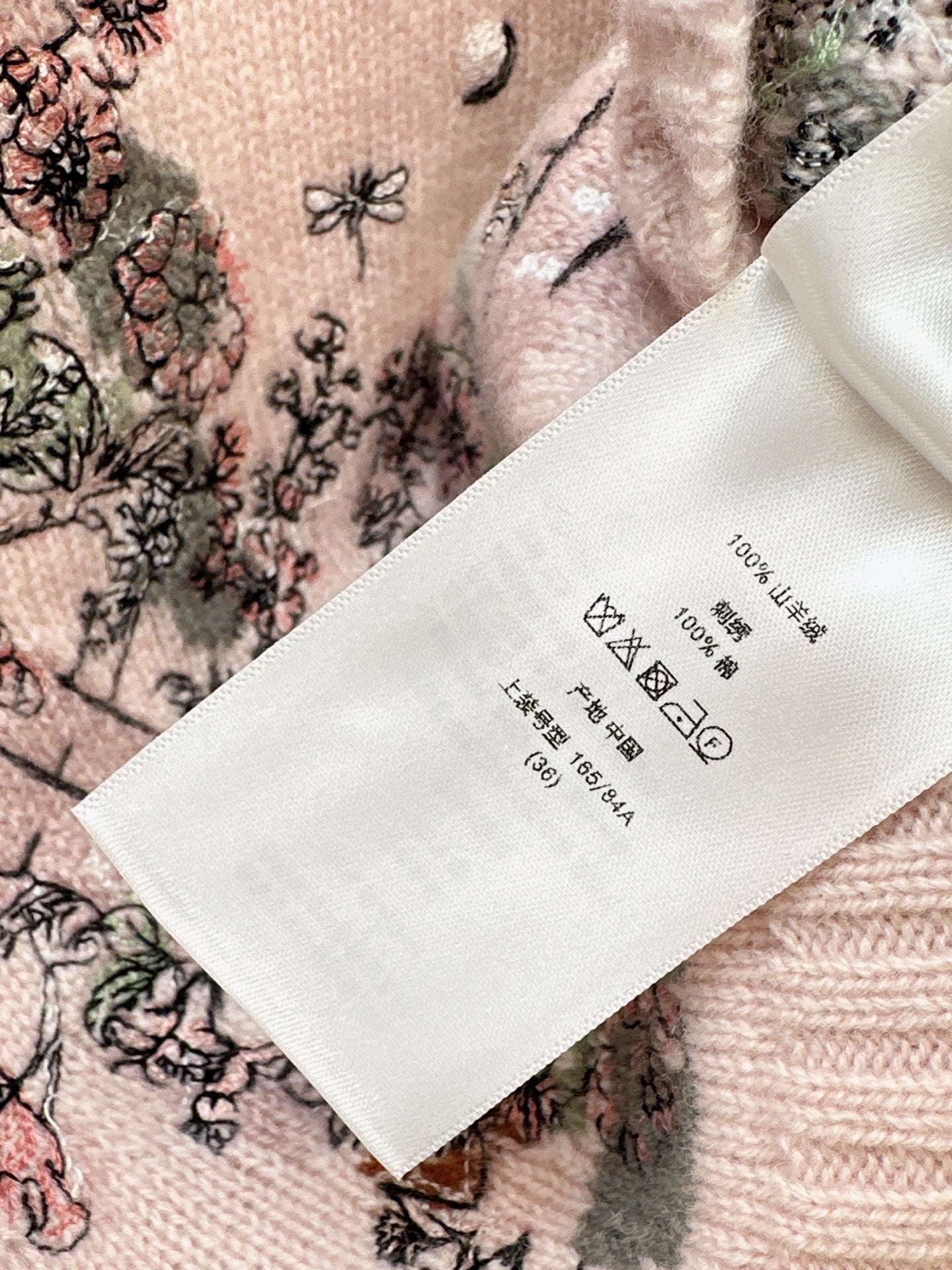 Di 25 Floral embroidered cashmere sweater
