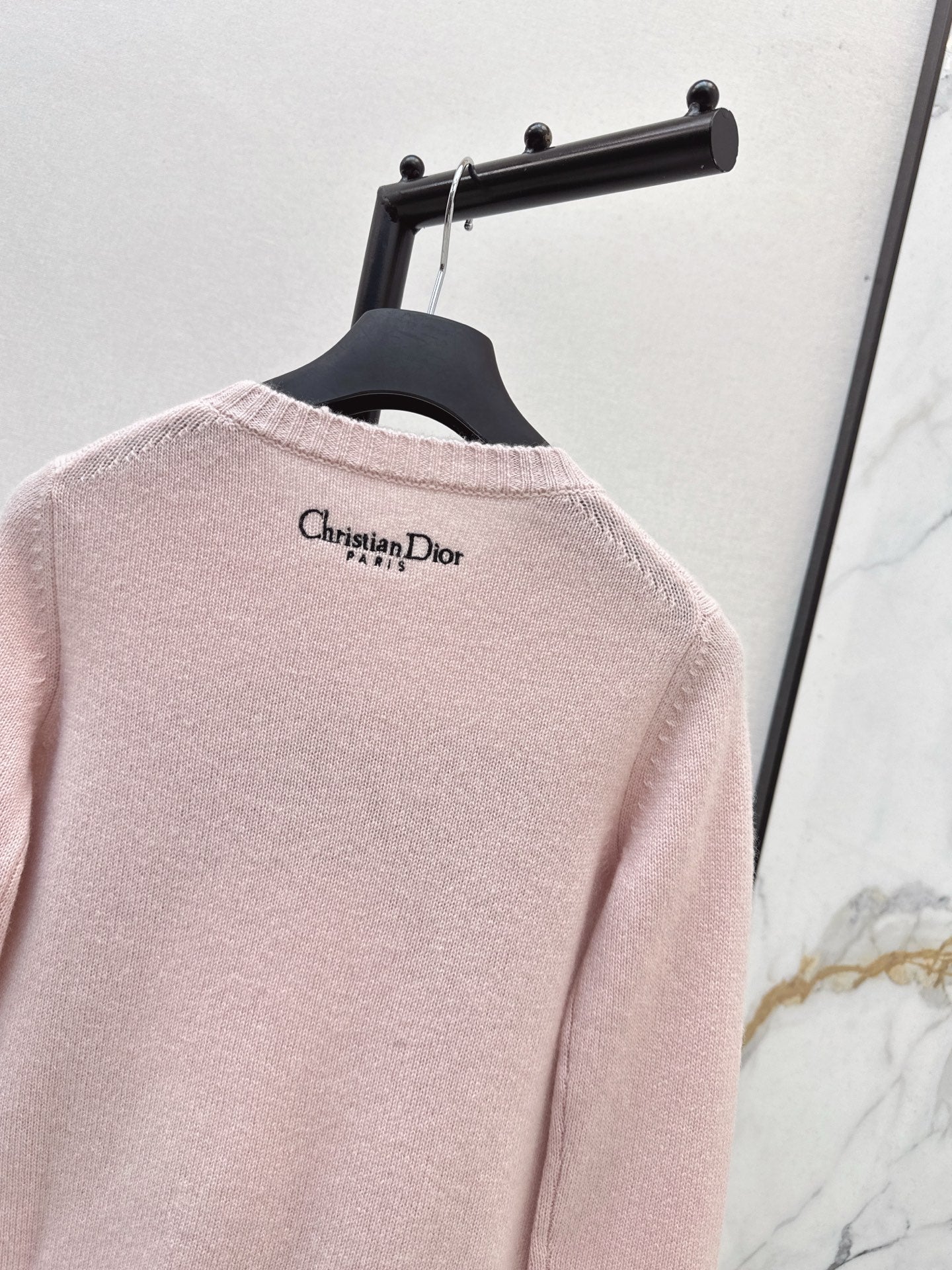 Di 25 Floral embroidered cashmere sweater