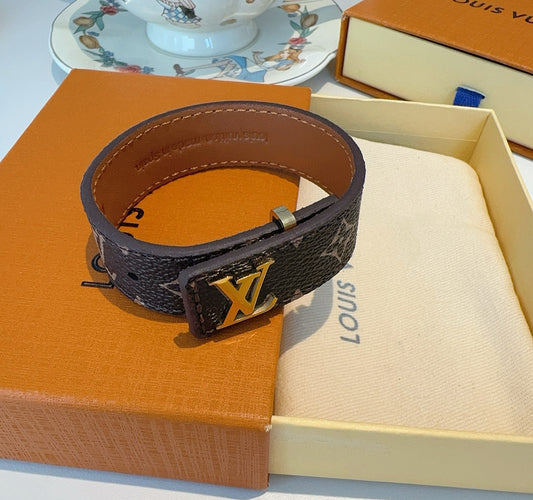L 25 Vintage leather rope bracelet