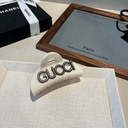 Gu 25 Diamond logo hair clip
