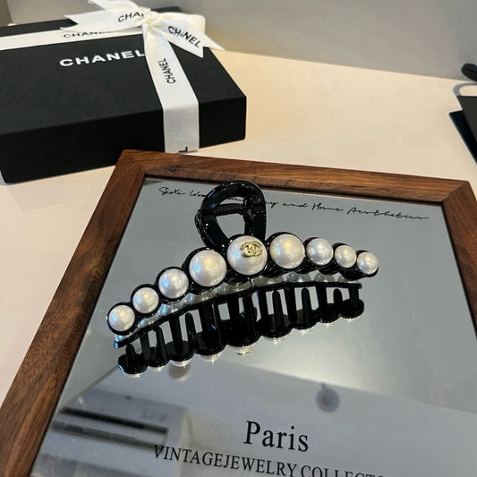 C 25 Pearl decorative hair clip