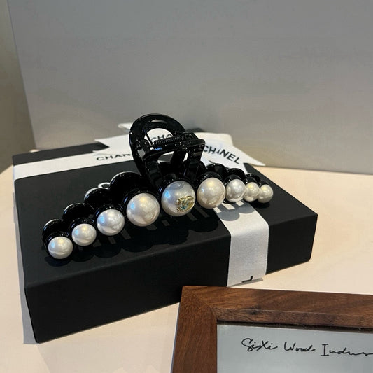C 25 Pearl decorative hair clip