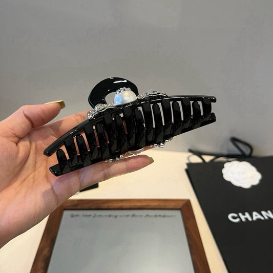 C 25 New pearl decorative hair clip