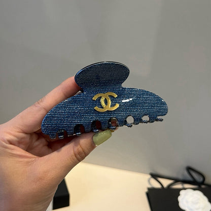 C 25 Blue hairpin