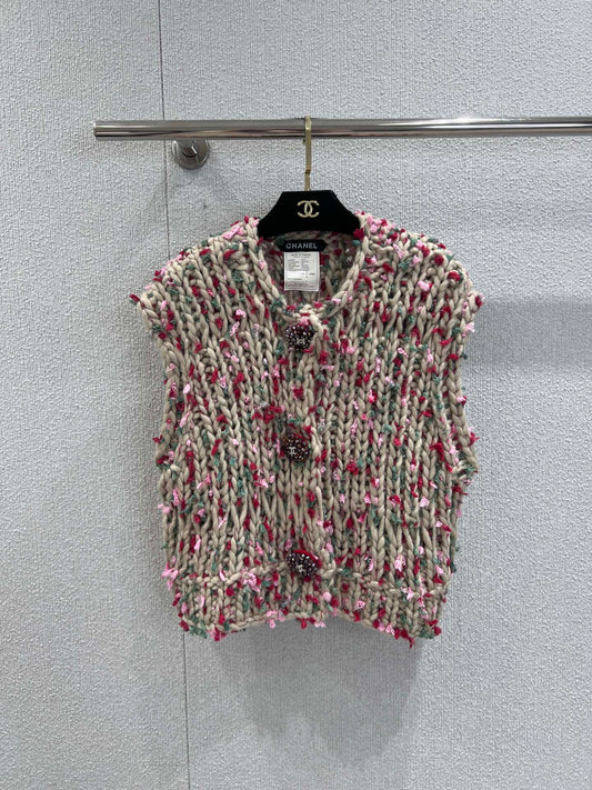 C 25 Vintage chunky needle three-button vest
