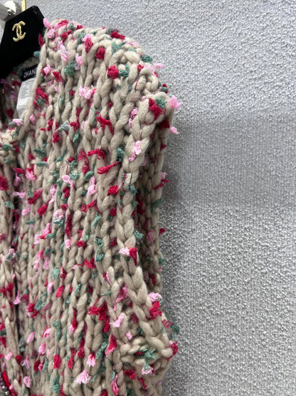 C 25 Vintage chunky needle three-button vest