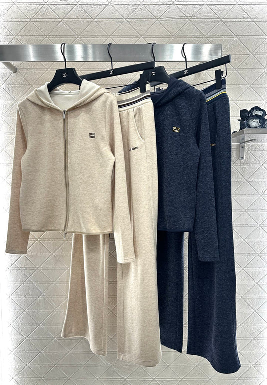 Mi 25 Hooded jacket and trousers set