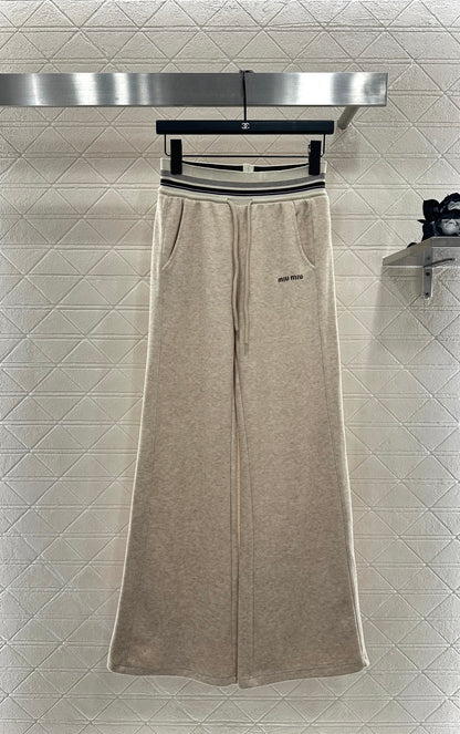 Mi 25 Hooded jacket and trousers set