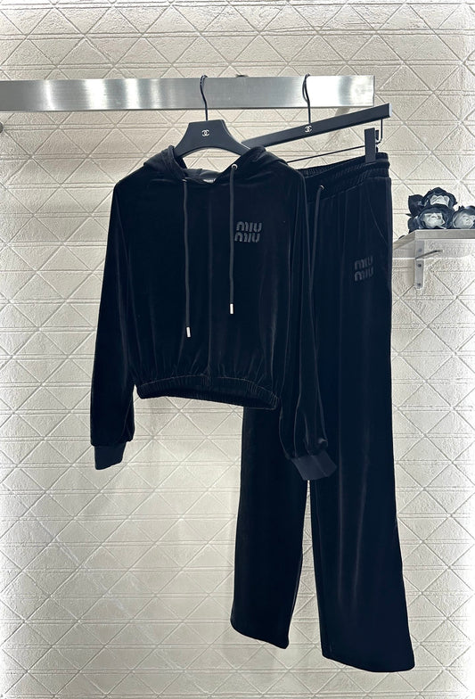 Mi 25 Velvet hooded sweatshirt and trousers set