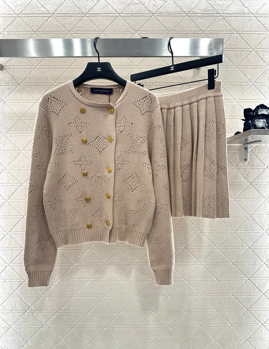 L 25 Hollow knit wool cardigan + pleated skirt set