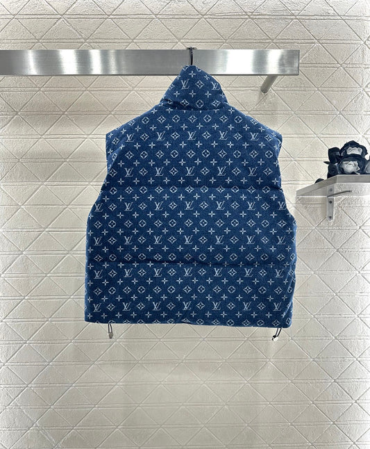 L 25 Stand collar button denim down vest