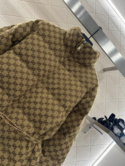 Gu 25 Jacquard belt down jacket