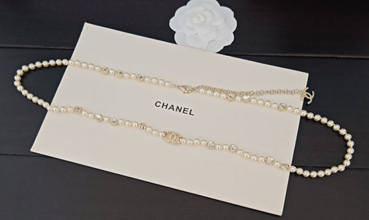 C 25 Light gold, white diamond, heart-shaped pearl waist necklace