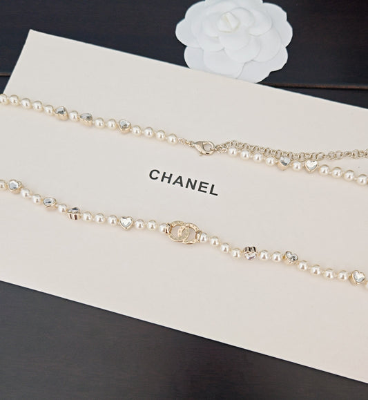 C 25 Light gold, white diamond, heart-shaped pearl waist necklace