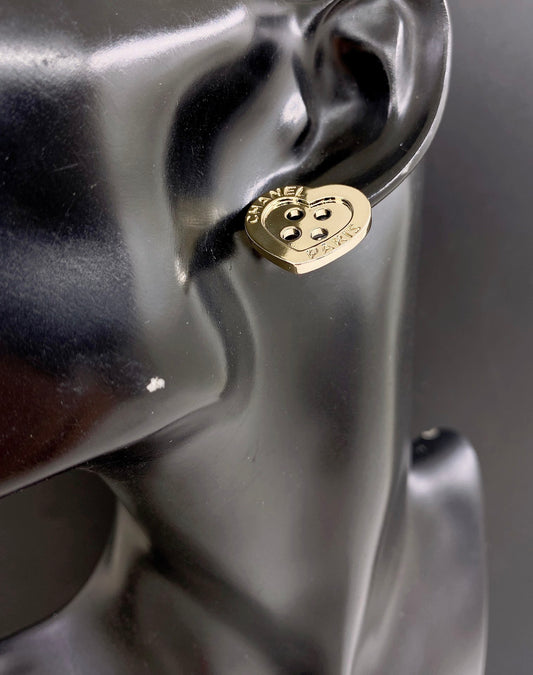 C 25 Heart button earrings