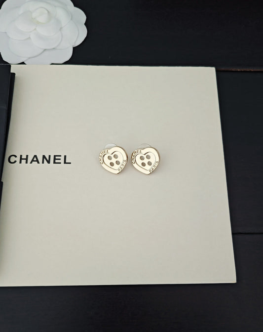 C 25 Heart button earrings