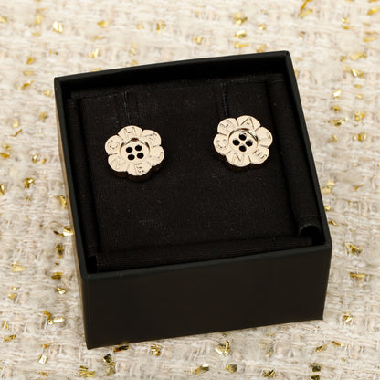 C 25 Button Flower Earrings
