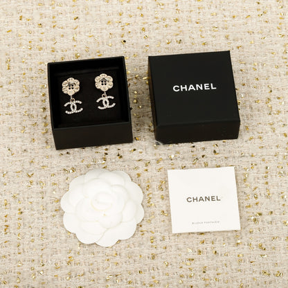 C 25 Button flower + logo earrings