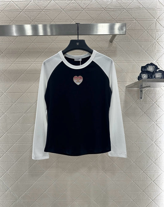 C 25 Crew neck, sequined logo, long sleeves