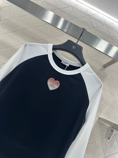 C 25 Crew neck, sequined logo, long sleeves
