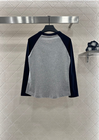 C 25 Crew neck, sequined logo, long sleeves