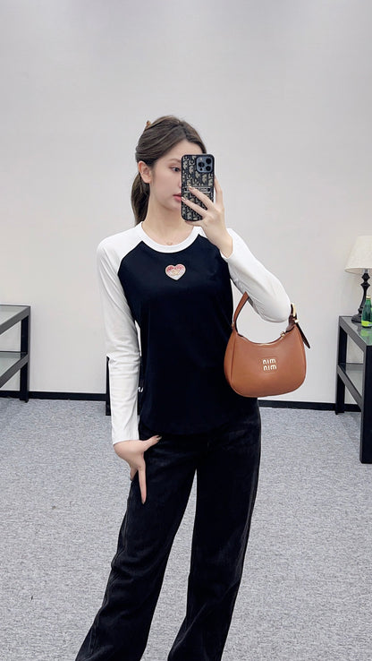 C 25 Crew neck, sequined logo, long sleeves