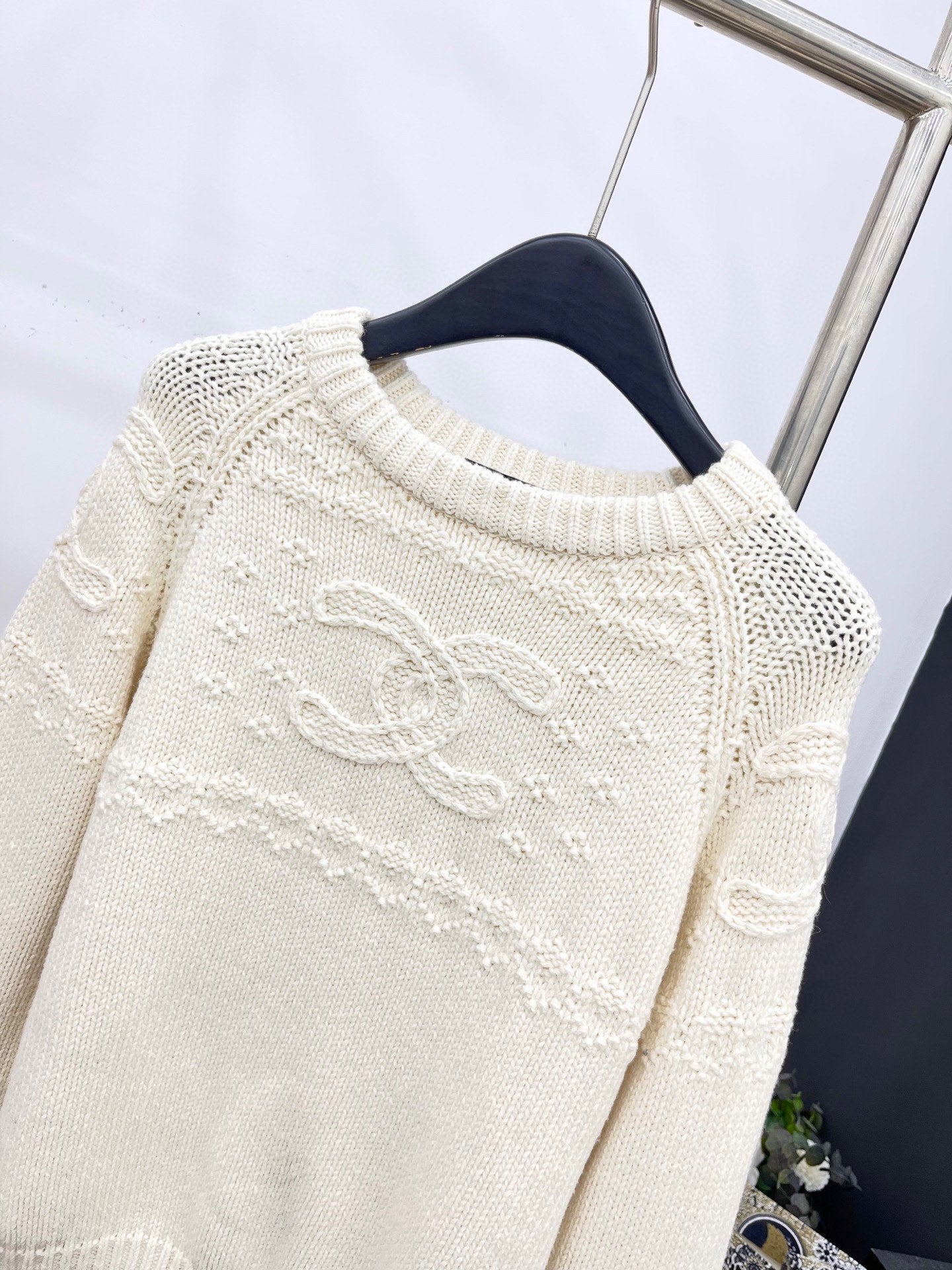 C 25 Vintage Crochet Cashmere Sweater