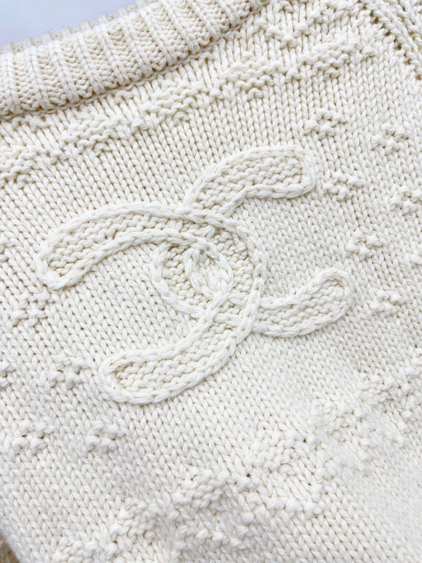C 25 Vintage Crochet Cashmere Sweater