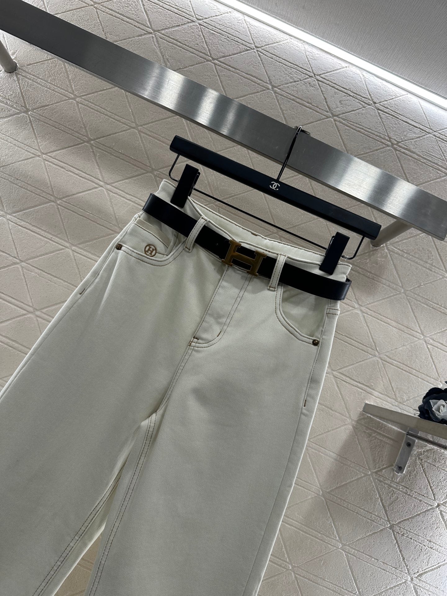 He 25 Straight-leg belted fleece jeans