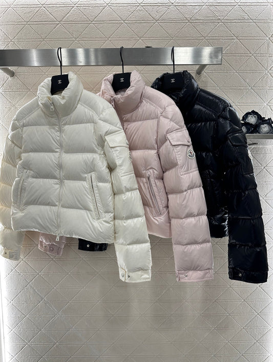 Mon 25  Rectangular embossed stand collar down jacket