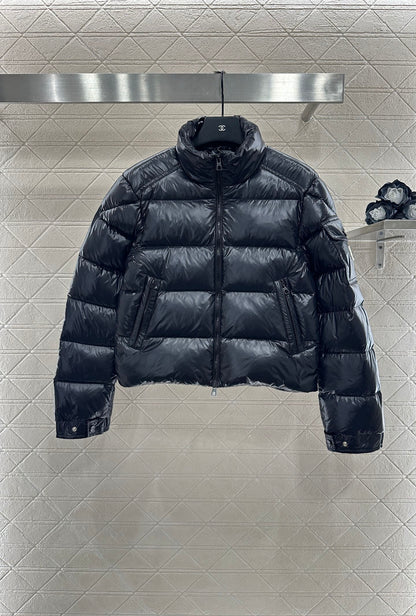 Mon 25  Rectangular embossed stand collar down jacket