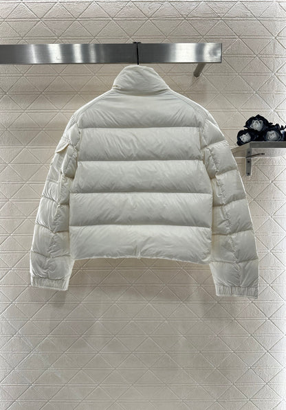 Mon 25  Rectangular embossed stand collar down jacket