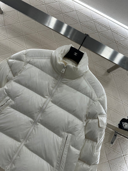 Mon 25  Rectangular embossed stand collar down jacket