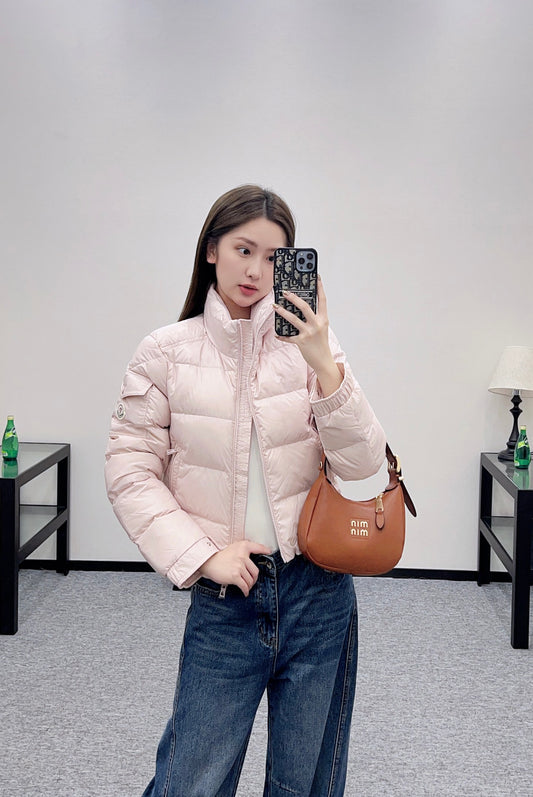 Mon 25  Rectangular embossed stand collar down jacket