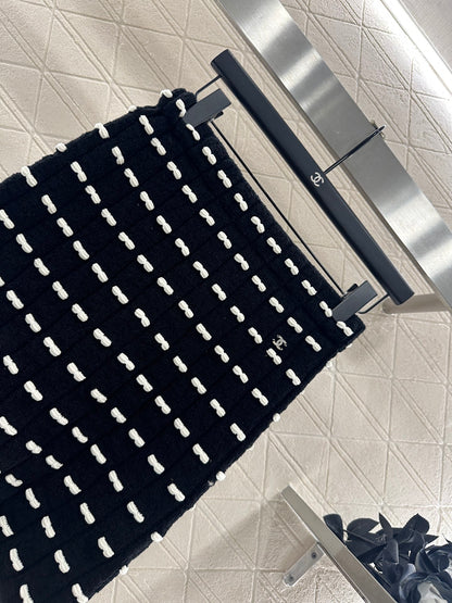 C 25 Bow Knitted Wool Skirt