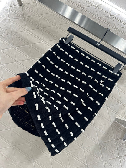 C 25 Bow Knitted Wool Skirt